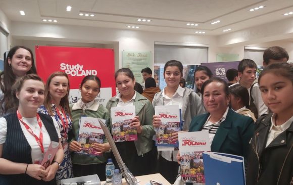 20251013_111002 SUM at the “Education and Career 2025” Fair in Uzbekistan