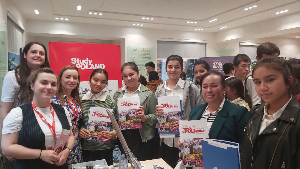 20251013_111002 SUM at the “Education and Career 2025” Fair in Uzbekistan